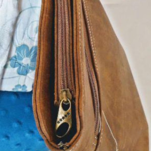 Men's and women's crossbody bags - Picture 3 of 5